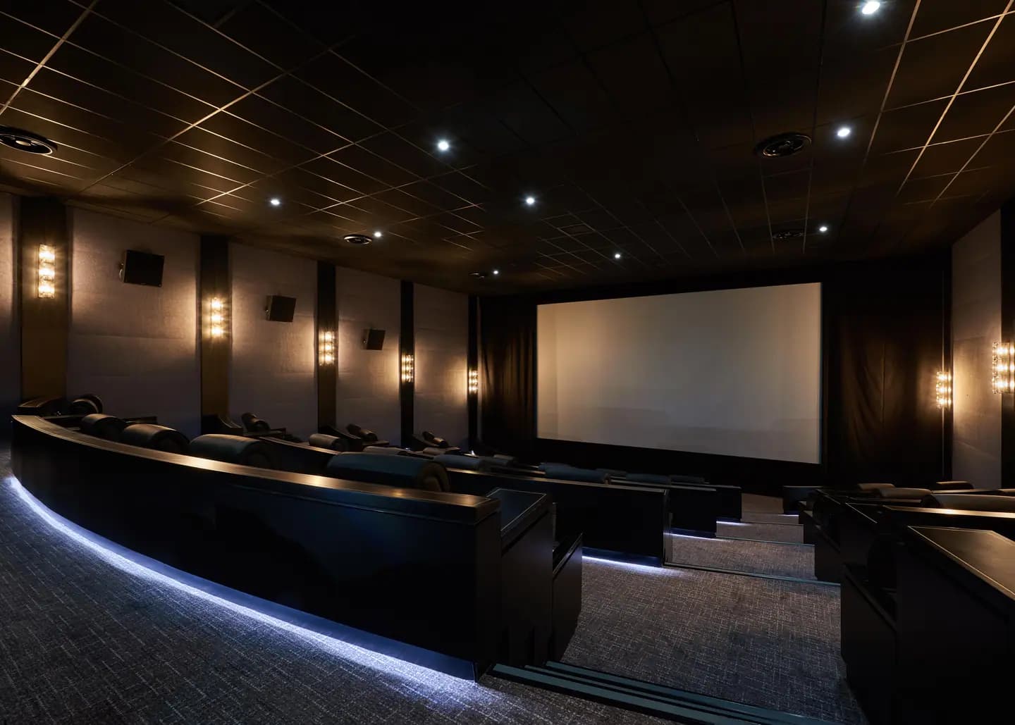 Vox Cinemas – Mirdiff City Center — photo 15