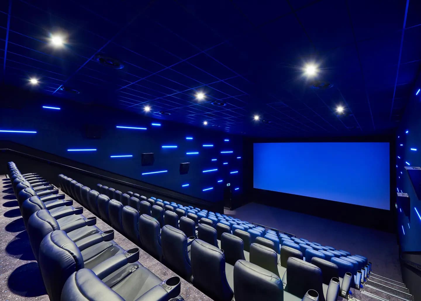 Vox Cinemas – Mirdiff City Center — photo 16